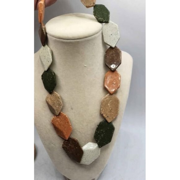 Faceted Acrylic Unique Shaped beaded Necklace - earth tones - Picture 2 of 4